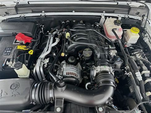 Used 2022 Jeep Gladiator Willys image 32