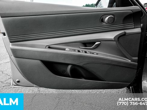 Used 2025 Hyundai Elantra Sport image 49