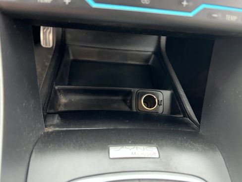 Used 2014 Ford Fusion Titanium FWD image 31