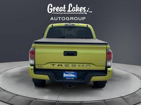 Used 2023 Toyota Tacoma TRD Off-Road w/ TRD Premium Off Road Package AWD/4WD image 4