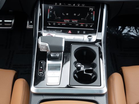 New 2026 Audi RS Q8 performance image 19