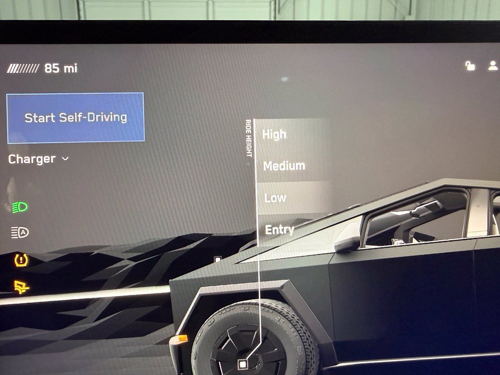 Used 2024 Tesla Cybertruck Cyberbeast AWD/4WD image 37
