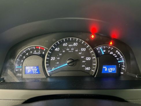 Used 2015 Toyota Camry LE image 12