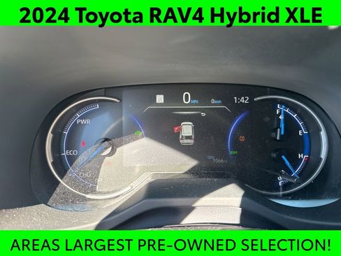 Used 2024 Toyota RAV4 XLE image 3