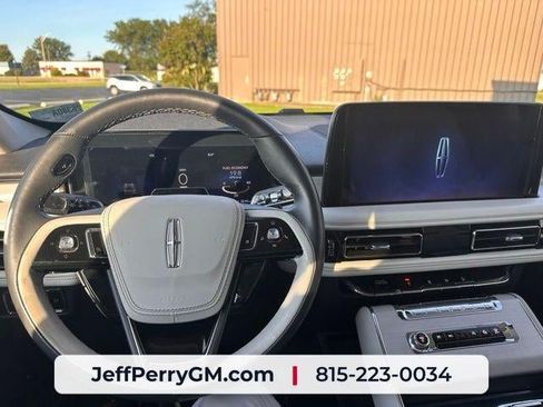 Used 2025 Lincoln Aviator Reserve w/ Illumination Package AWD/4WD image 12