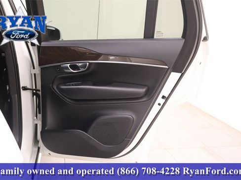 Used 2019 Volvo XC90 T5 Momentum w/ Protection Package Premier image 13