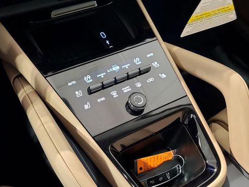 New 2026 Porsche Cayenne image 24