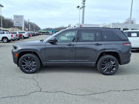 New 2026 Jeep Grand Cherokee Limited Reserve image 7