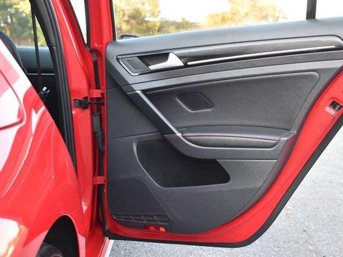 Used 2017 Volkswagen GTI S image 11