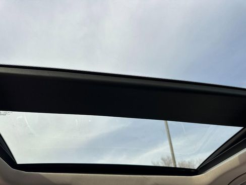 Used 2023 Nissan Rogue SV w/ SV Premium B Package image 11