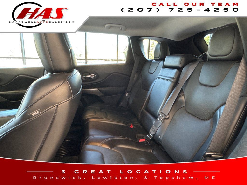 Used 2019 Jeep Cherokee Limited AWD/4WD image 10