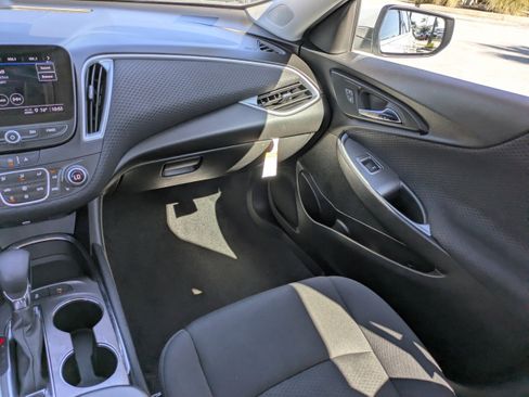 Used 2024 Chevrolet Malibu LT image 14