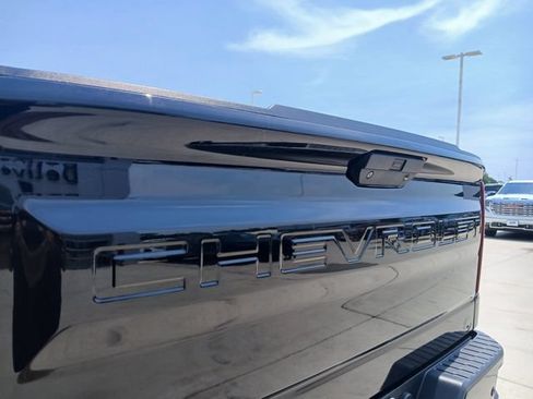 Used 2019 Chevrolet Silverado 1500 High Country w/ High Country Premium Package AWD/4WD image 11