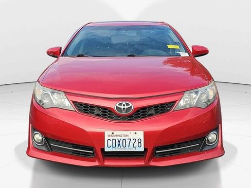 Used 2014 Toyota Camry SE w/ Moonroof Package FWD image 10