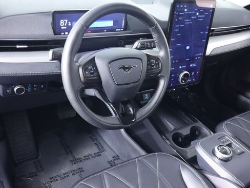 Used 2022 Ford Mustang Mach-E Select image 9