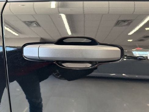 Used 2024 Chevrolet Colorado Trail Boss w/ Technology Package image 20