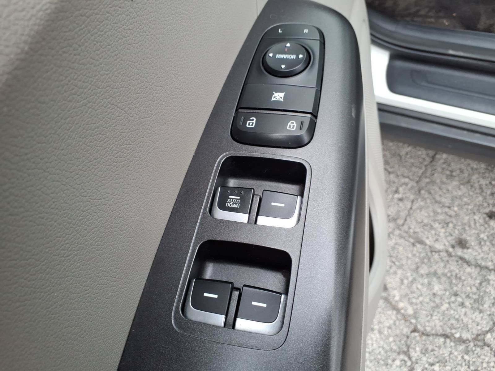 Used 2020 Kia Sportage LX AWD/4WD image 17