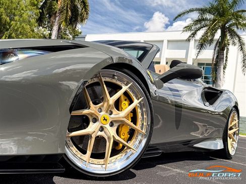 Used 2022 Ferrari F8 Tributo RWD image 11