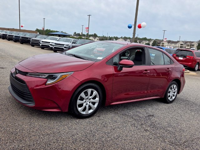 Used 2023 Toyota Corolla LE FWD image 3