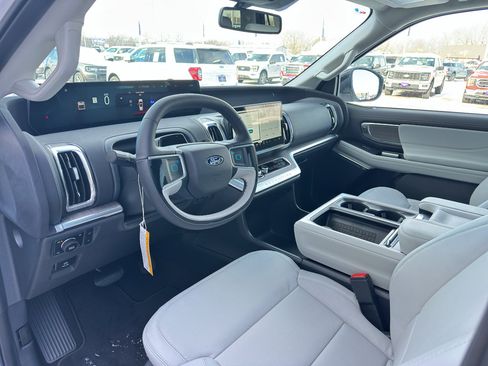 New 2025 Ford Expedition Max Platinum w/ Platinum Ultimate Package image 12