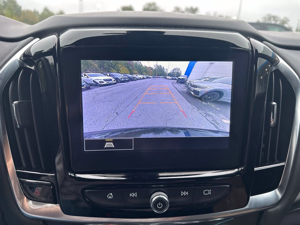 Used 2023 Chevrolet Traverse LT AWD/4WD image 19