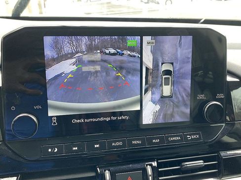 Used 2024 Nissan Pathfinder SL image 15