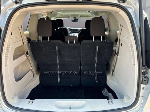 Used 2023 Chrysler Voyager LX FWD image 13