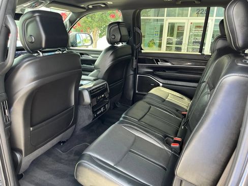 Used 2022 Jeep Wagoneer Series II w/ Premium Group I AWD/4WD image 20
