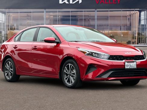 Used 2024 Kia Forte LXS image 2