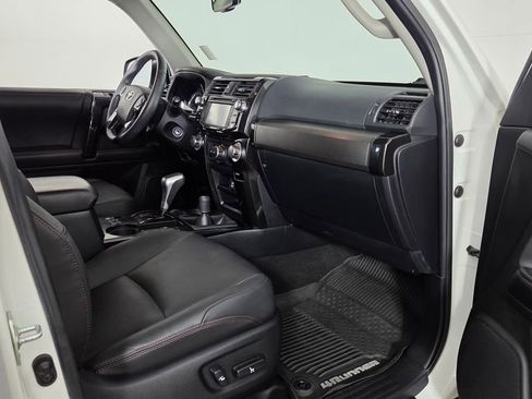 Used 2019 Toyota 4Runner TRD Off-Road Premium AWD/4WD image 34