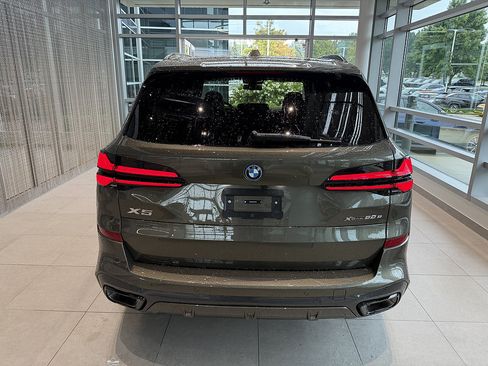 New 2026 BMW X5 xDrive50e w/ M Sport Package AWD/4WD image 5
