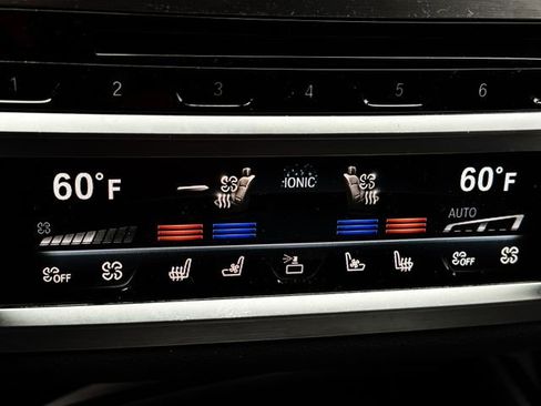 Used 2020 BMW 740i w/ M Sport Package image 33