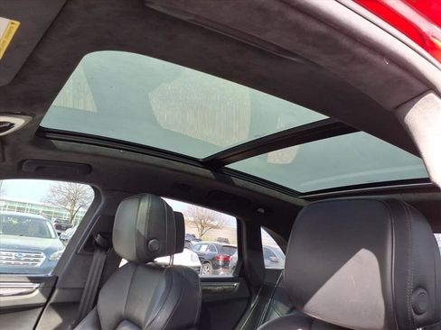 Used 2018 Porsche Macan Turbo image 10