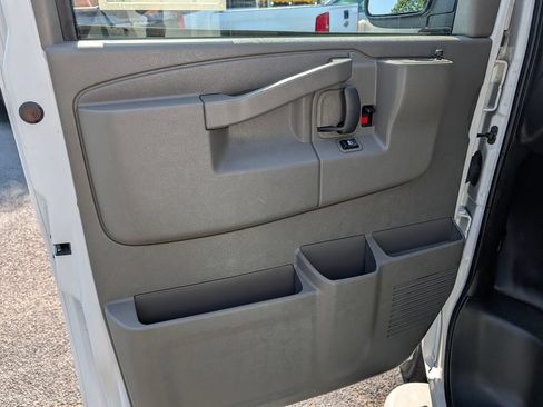 Used 2024 GMC Savana 2500 w/ Driver Convenience Package RWD image 19