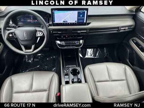 Used 2023 Lincoln Corsair AWD image 22