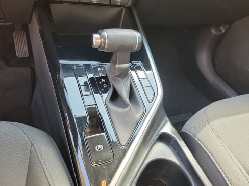 Used 2024 Kia Niro LX FWD image 19
