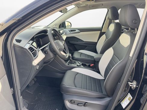 New 2026 Volkswagen Taos SEL image 9