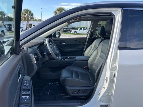 Certified 2023 Nissan Rogue SL FWD image 17