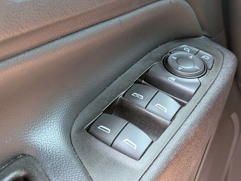 Used 2024 Chevrolet Equinox LT FWD image 23