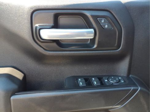 Used 2020 Chevrolet Silverado 1500 Custom w/ Custom Value Package AWD/4WD image 12