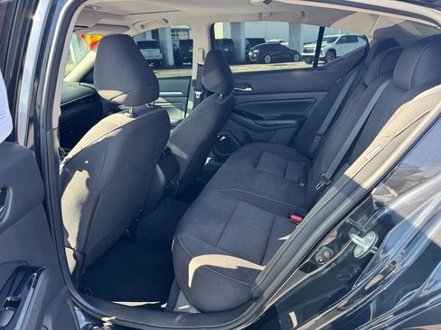 Used 2022 Nissan Altima 2.5 SV w/ SV Premium Package image 32