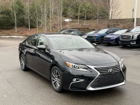 Used 2017 Lexus ES 350 w/ Luxury Package image 7