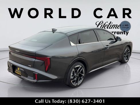 New 2025 Kia K4 GT-Line image 3