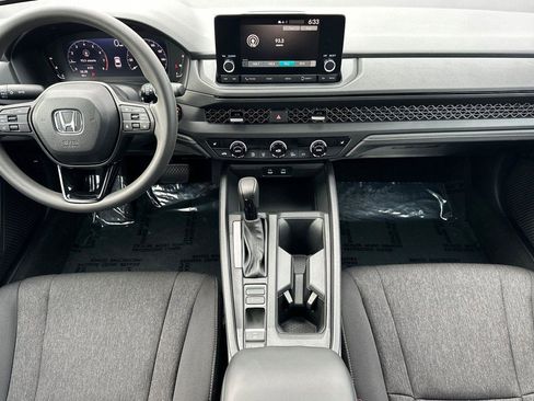 Certified 2025 Honda Accord SE image 12