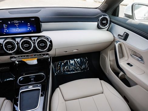 New 2025 Mercedes-Benz CLA 250 image 15