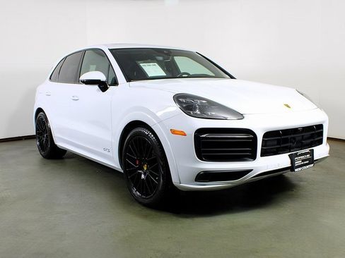 Used 2023 Porsche Cayenne GTS image 9