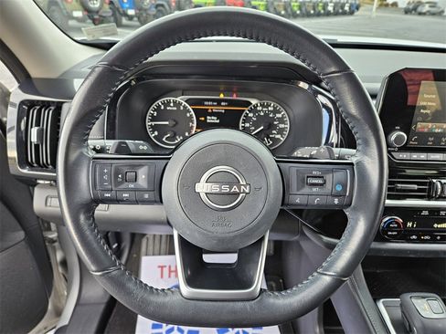 Used 2022 Nissan Pathfinder SV image 24