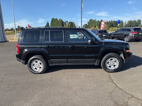 Used 2016 Jeep Patriot Sport w/ Power Value Group image 8