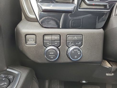 Used 2023 GMC Sierra 1500 SLE image 14