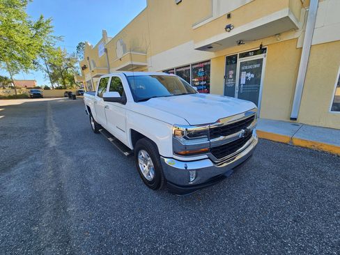 Used 2018 Chevrolet Silverado 1500 LT w/ LT Eassist Package image 11